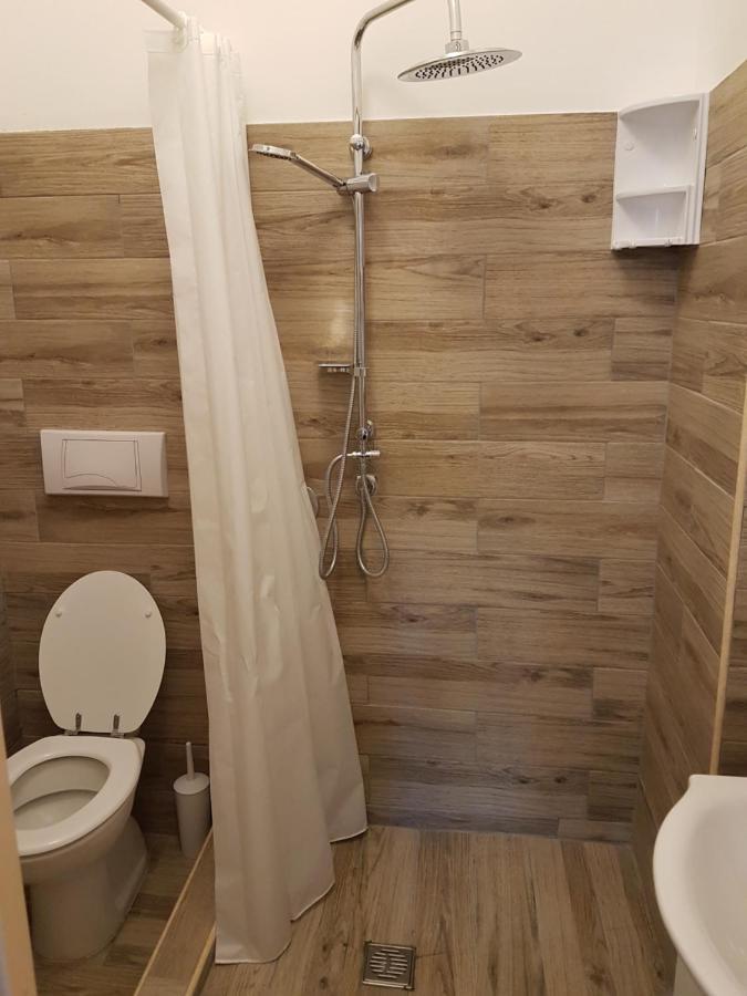 Beb Antium Bed and Breakfast Anzio Exteriör bild
