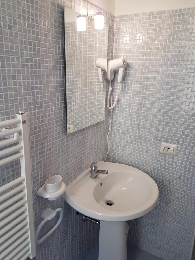 Beb Antium Bed and Breakfast Anzio Exteriör bild